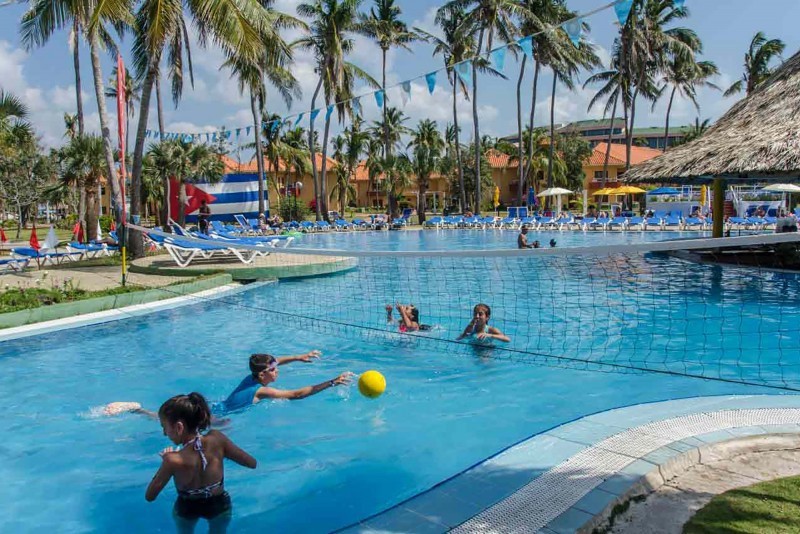Roc Arenas Doradas Swimming Pool
